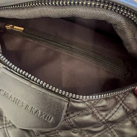 Cmahes & Kaxiu Quilted Black Crossbody Bag with Gold Details - Picture 5 of 10